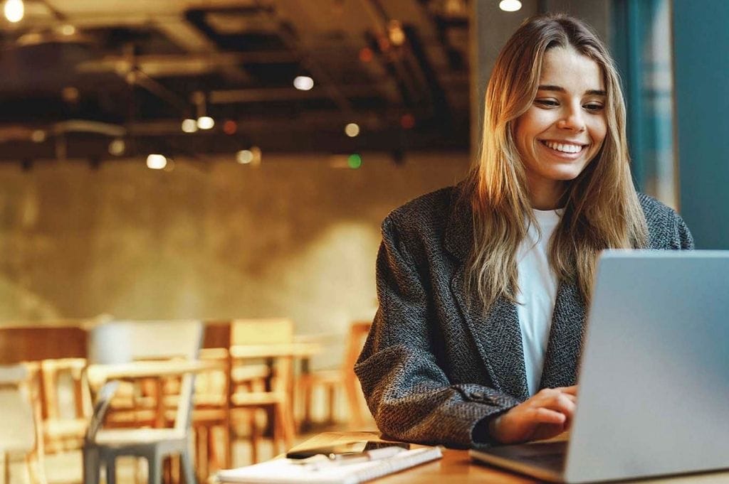 Blog post about Seamless Solutions Every IT Manager Needs for the Hybrid Office